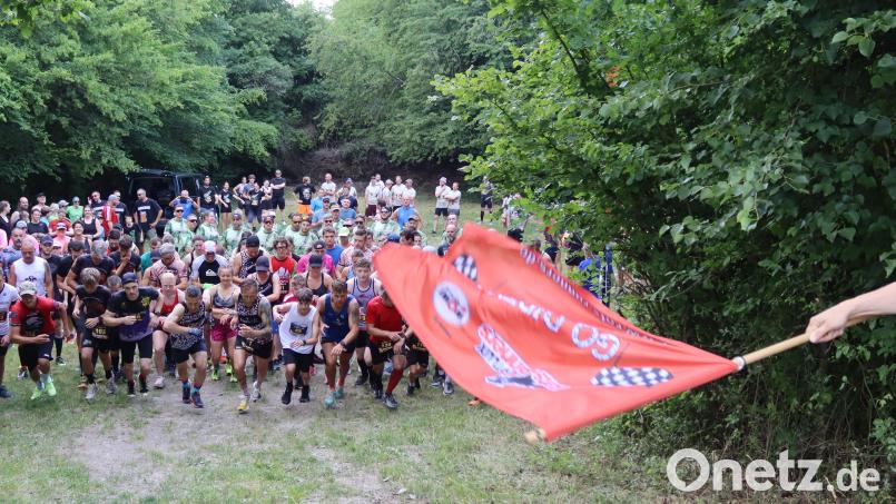 Der Start. In Wellen werden die Teilnehmer auf die Strecke geschickt. Bild: Heidi Franitza