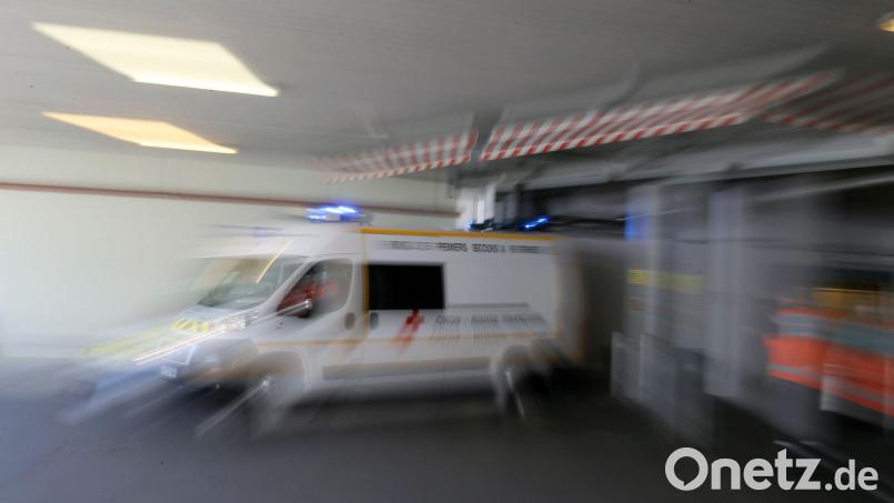 Rettungskräfte konnten vor Ort nur den Tod der beiden Kleinkinder feststellen. (Symbolbild) Bild: David Vincent/AP/dpa