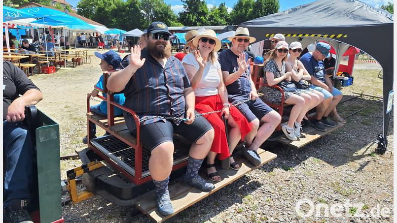 Fahrten mit der Feldbahn gehören auch diesmal zum Programm beim Drehscheibenfest in Amberg. Bild: Matthias Gruschwitz