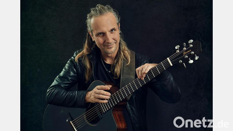 Michael Dandorfer spielt Gitarre. Bild: Michael Dandorfer