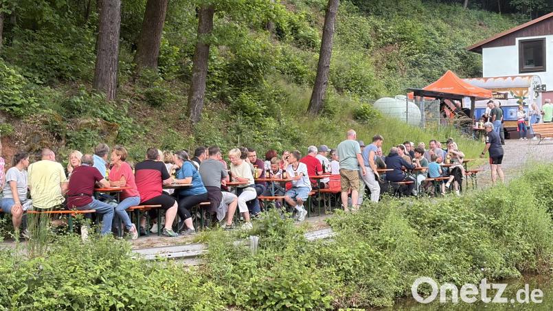 Der erste Pop-up-Biergarten des Jahres 2026 in Auerbach zog über 250 Besucher an. Bild: Holger Eckert