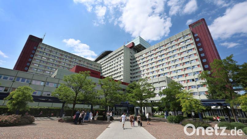 Der Freistaat will viel Geld für seine Unikliniken ausgeben. (Archivbild) Bild: Karl-Josef Hildenbrand/dpa