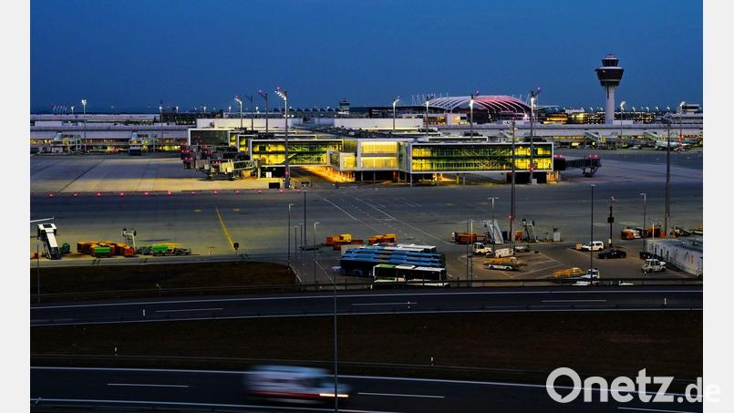 Die Arena soll in unmittelbarer Nähe des Münchner Flughafens entstehen - auf Freisinger Gemarkung. (Archivbild) Bild: Malin Wunderlich/dpa