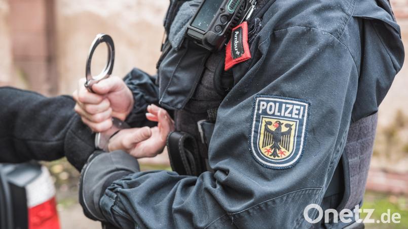 Die Bundespolizeiinspektion Waidhaus nahm einen Verkehrssünder bei einer Grenzkontrolle fest. Symbolbild: Bundespolizei