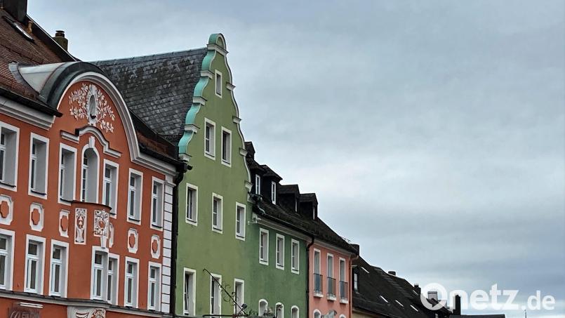 Die Stadt fördert nun weiter bis 2030 private Sanierungen von Dächern, Fassaden und dergleichen in der Kemnather Altstadt. Archivbild: Holger Stiegler