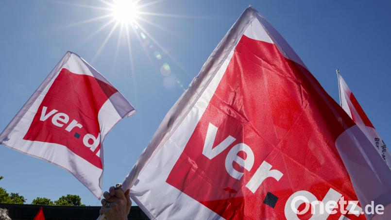 Die Gewerkschaft Verdi ruft die Beschäftigten der Sparda Bank Ostbayern zu einem ganztägigen Warnstreik auf. Symbolbild: Thomas Banneyer/dpa