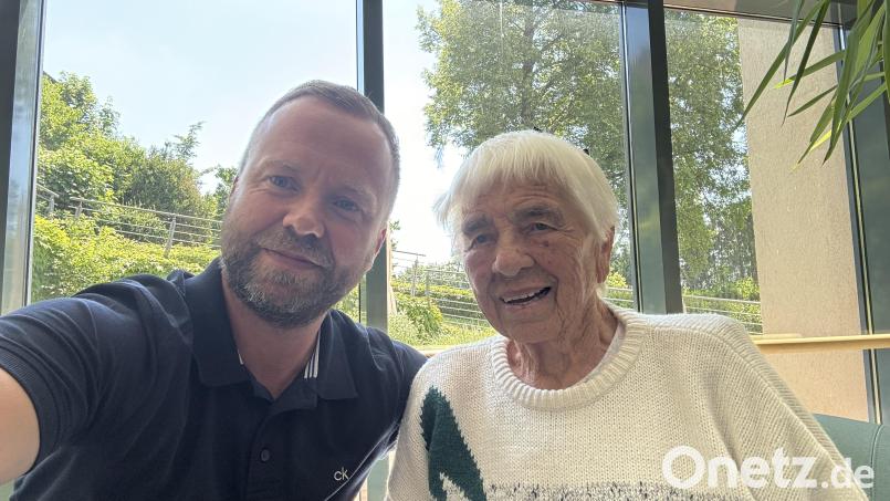 Besonders stolz ist die Jubilarin Frieda Rogenhofer auf ihren Enkel, den Landtagsabgeordneten Bernd Heinisch. Bild: Bernd Heinisch
