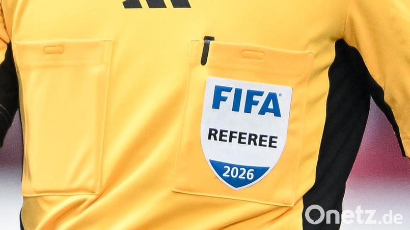 Einem Bericht zufolge möchte die FIFA die Anzahl Münzwürfe vor dem Elfmeterschießen auf einen reduzieren. (Symbolbild) Bild: Harry Langer/dpa