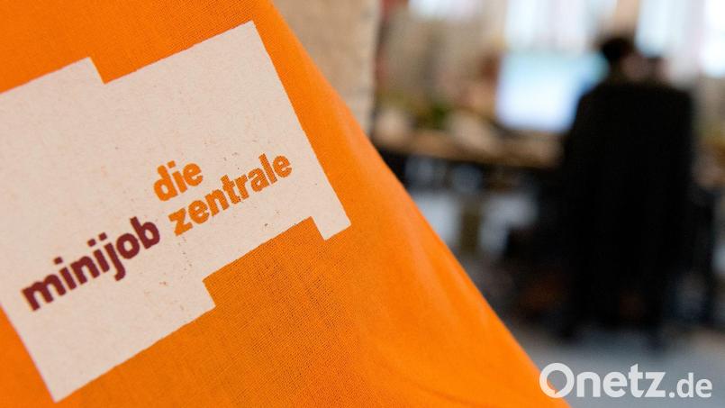 Die Möglichkeit von Minijobs, steuer-und abgabenfrei für die Beschäftigten, soll künftig wegfallen (Archivbild). Bild: Marc Tirl/dpa