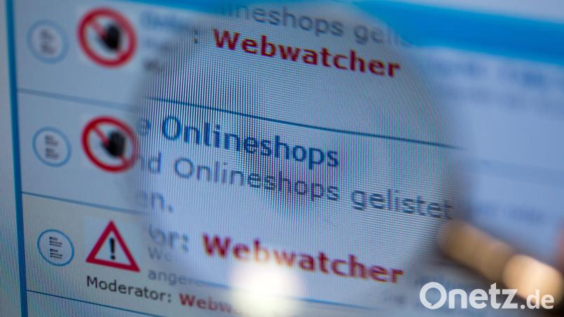 Ein 66-jähriger Schwandorfer wurde Opfer eines Fakeshops. Symbolbild: Jens Büttner/dpa