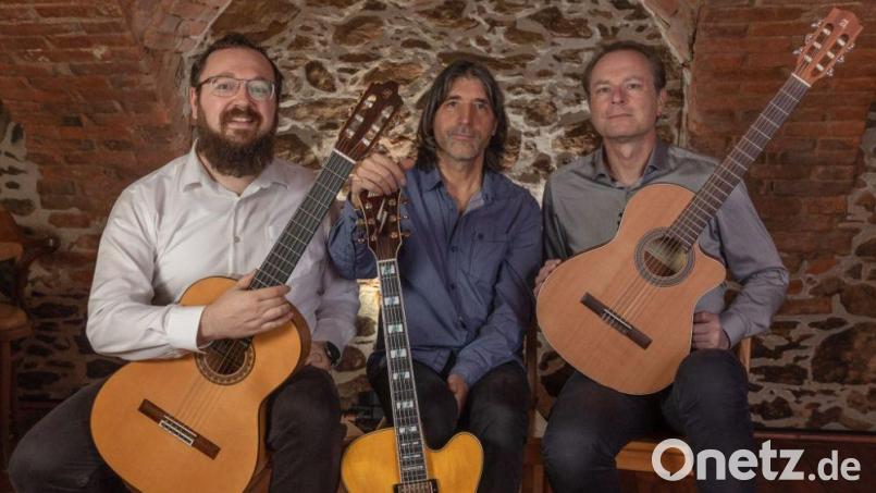 Trio Puente verbindet verschiedene Musikstile in einem Konzert. Bild: Georg Mühlbauer