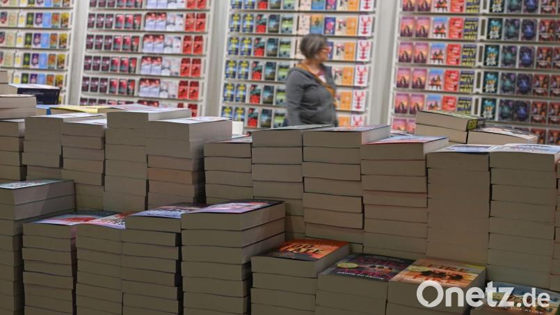 Bücher, so weit das Auge reicht: dtv-Messestand bei der Frankfurter Buchmesse 2025. (Archivbild) Bild: Arne Dedert/dpa