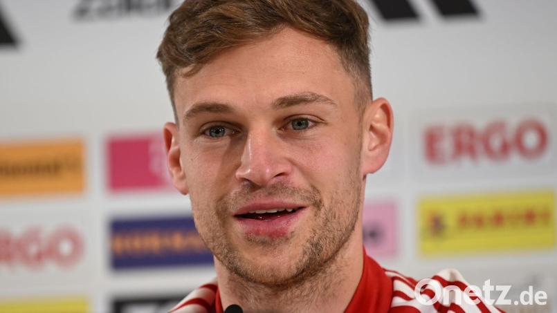 Bei Joshua Kimmich stapelt sich manchmal allerlei in der Garage - es ist aber nicht für seine eigene Familie bestimmt. (Archivbild) Bild: Federico Gambarini/dpa