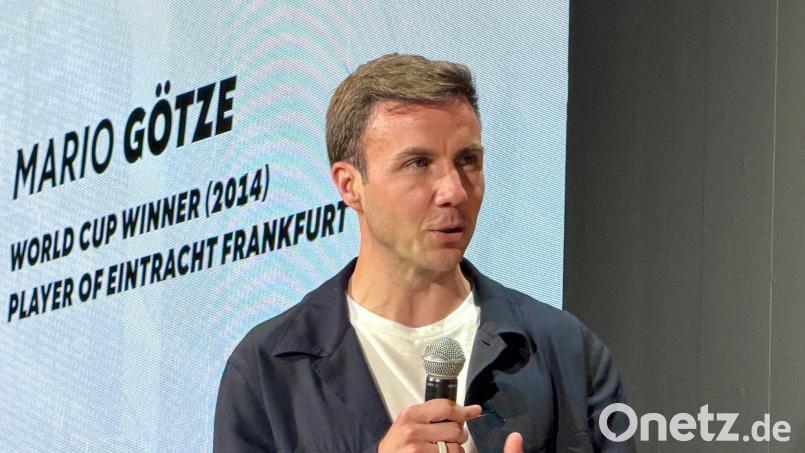 Mario Götze besuchte das German House of Soccer in New York. Bild: Christoph Lother/dpa