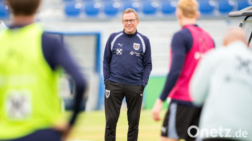 Ralf Rangnick und Österreich wollen gegen Algerien auf Sieg spielen. Bild: Georg Hochmuth/APA/dpa