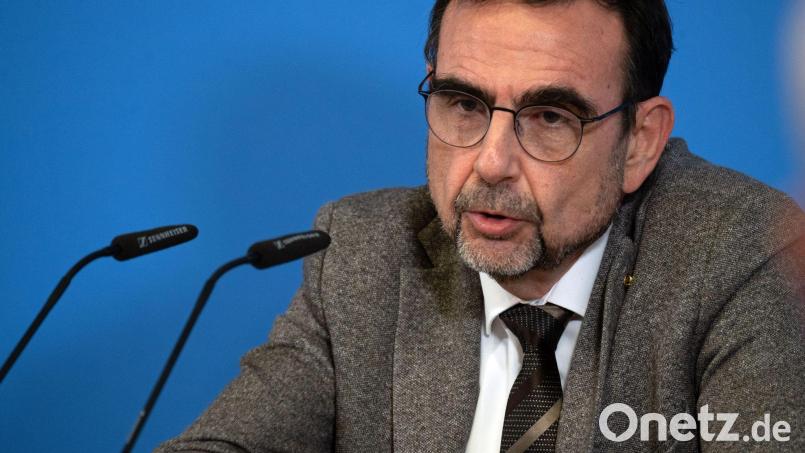 CSU-Politiker Klaus Holetschek fordert zusätzliches Kapital für die Pflegekassen. (Archivbild) Bild: Pia Bayer/dpa