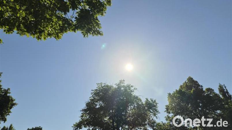 Die Hitzewelle erreicht im Landkreis Tirschenreuth an diesem Wochenende ihren Höhepunkt. Wie sich Bürger schützen können und welche Hitzeschutzkonzepte es für Senioren und Kinder gibt. Bild: lue
