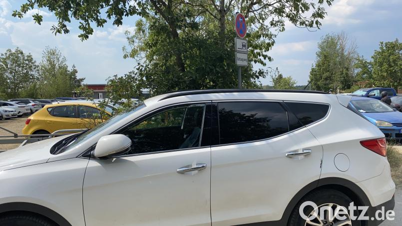 Ein massiver Besucheransturm hat am Wochenende an den Seen im Landkreis Schwandorf zu einem Verkehrschaos geführt. Problematisch war vor allem, dass Rettungswege zugeparkt wurden. Symbolbild: Polizeiinspektion Schwandorf