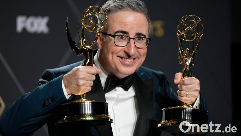Der Comedian John Oliver spielt jetzt auch in zwei Daily Soaps mit. (Archivbild) Bild: Ashley Landis/AP/dpa