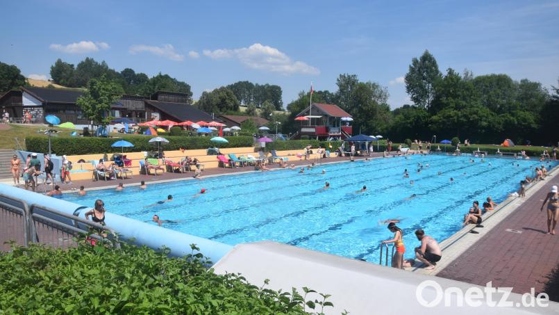 Am Samstag fand Im Freibad in Windischeschenbach das Sponsorenschwimmen statt. Insgesamt wurden über 4800 Bahnen geschwommen. Bild: Ernst Frischholz