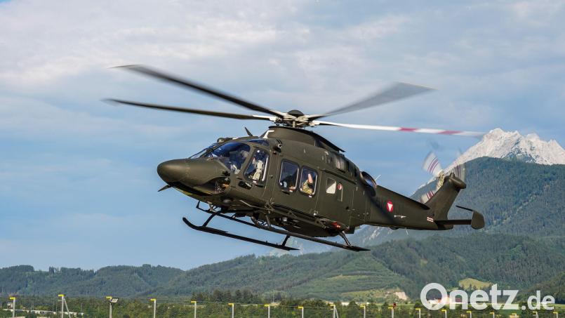 Das Bundesheer stellte zwei Helikopter zur Verfügung. Bild: Hansjoerg Raggl/MILITÄRKOMMANDO TIROL/APA/dpa