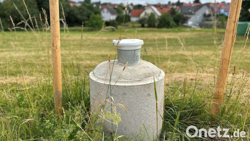 Auf dem Gelände der ehemaligen Hausmülldeponie Vohenstrauß nahe der Kößlmühle wurden vier Grundwassermessstellen eingerichtet. Die bodenschutzrechtliche Detailuntersuchung ist noch nicht abgeschlossen. Daher liegen aktuell noch keine abschließenden Ergebnisse und Bewertungen vor. Bild: ck