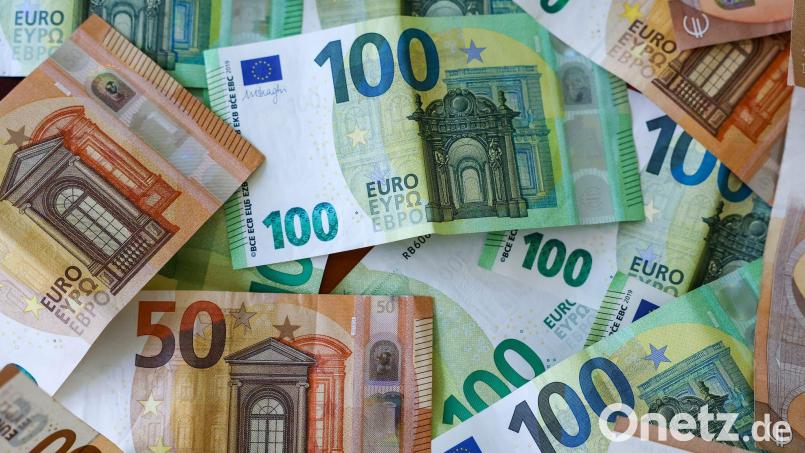 Es gab 2025 in Dollar gerechnet 2,6 Millionäre in Deutschland. (Symbolbild) Bild: Jan Woitas/dpa