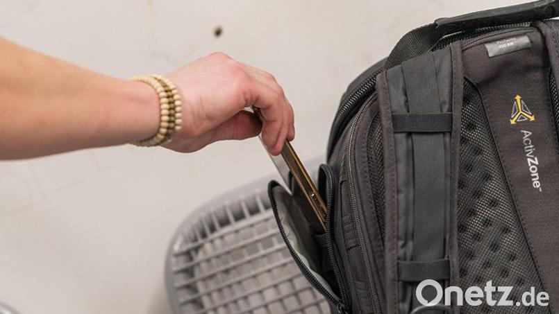 Am Montagmorgen hat eine Diebin am Bahnhof Regensburg ein Mobiltelefon entwendet. Symbolbild: Bundespolizei