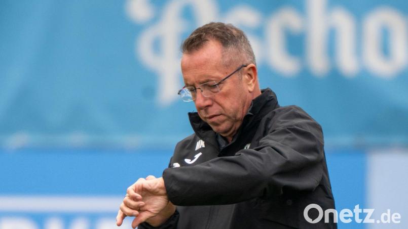 Markus Kauczinski ist nun auch offiziell nicht mehr Trainer des TSV 1860 München. (Archivbild) Bild: Peter Kneffel/dpa