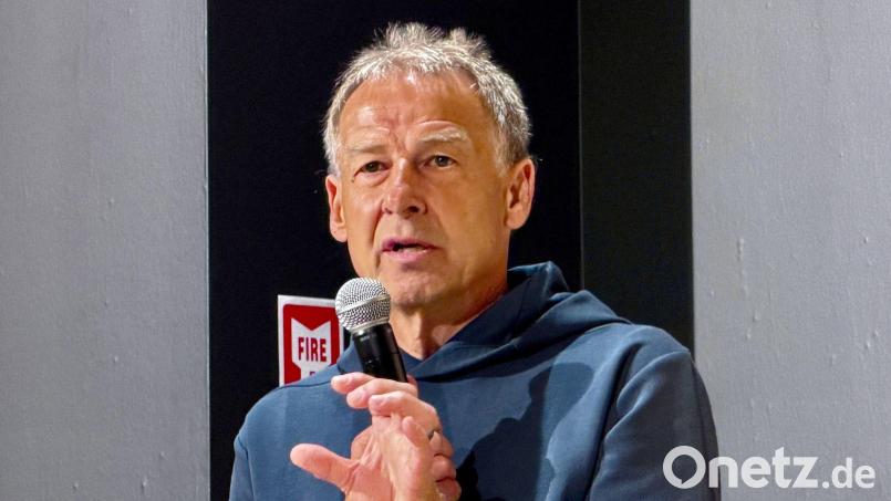 Jürgen Klinsmann sieht die Verantwortung für das frühe WM-Aus bei allen Beteiligten. (Archivbild) Bild: Christoph Lother/dpa