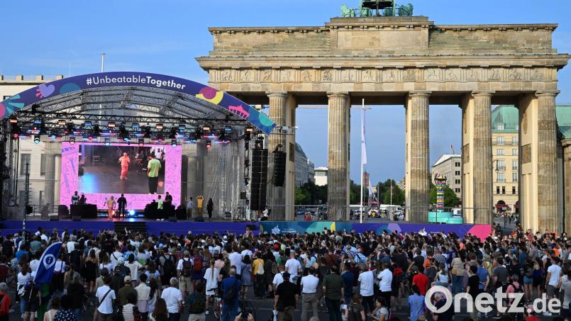 Breakdance- und HipHop-Künstler traten in Berlin bei der Fête de la Musique auf. Bild: Soeren Stache/dpa