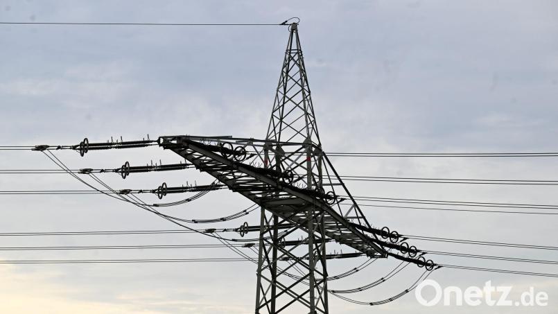 Viele Menschen in Deutschland halten die heimische Stromversorgung für anfällig gegenüber Sabotage, physischen Attacken oder Cyberangriffen. Bild: Roberto Pfeil/dpa