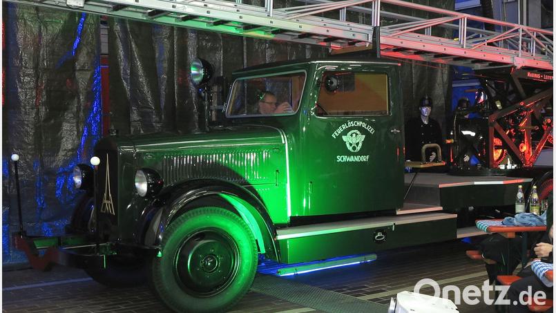 Die alte Drehleiter der Schwandorfer Feuerwehr gilt als historisches Prunkstück. Allerdings sorgte ihr Anlasser jetzt für eine nicht alltägliche Gerichtsverhandlung in Amberg. Bild: Rudolf Hirsch