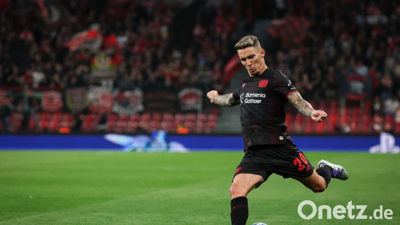 Alejandro Grimaldo verlässt Bayer Leverkusen nach drei Jahren. (Archivbild) Bild: Christian Charisius/dpa