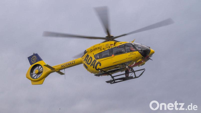 Die Jugendliche wurde per Hubschrauber ins Krankenhaus gebracht. Symbolbild: Peter Kneffel/dpa