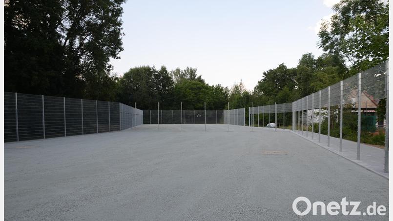 In vollem Gange ist die Generalsanierung der Tennisplätze des TC Kemnath. Bild: Arnold Koch