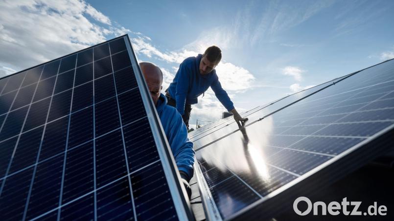 Die Analysen verdeutlichen, dass im Markt Wernberg-Köblitz vielfältige Möglichkeiten für den Ausbau erneuerbarer Energien bestehen. Photovoltaik bietet großes Potenzial, während auch Biomasse, Solarthermie und Wärmepumpen einen wichtigen Beitrag leisten können. Symbolbild: Marijan Murat/dpa