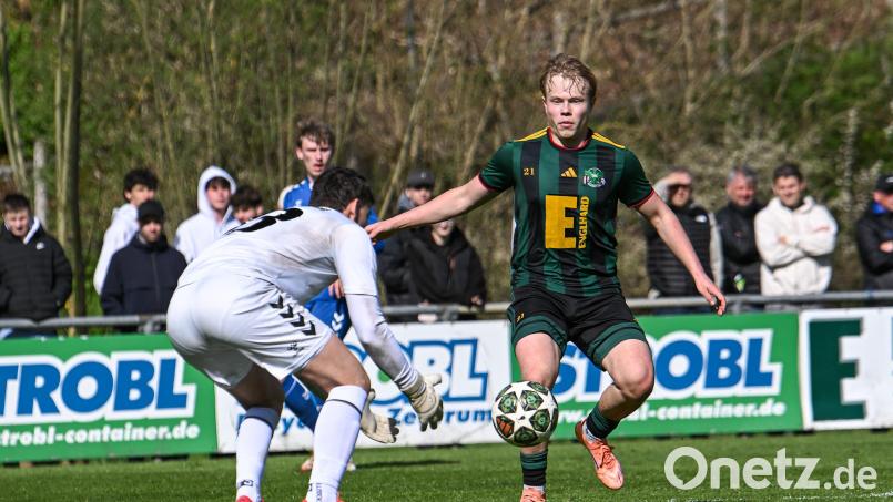 Michael Janner (rechts/Szene aus einem früheren Spiel) traf zwei Mal für die DJK Ammerthal gegen den SV Etzenricht.. Archivbild: Jonas Löffler