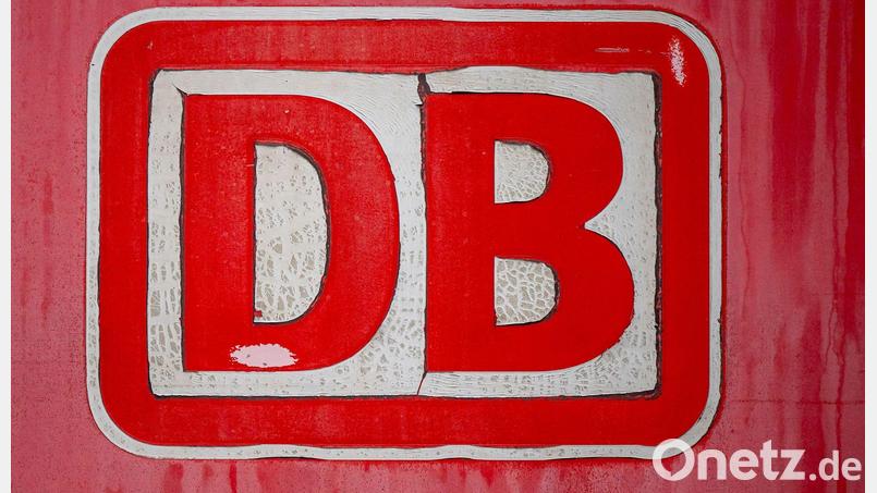 Die Deutsche Bahn will die Illertalbahn in Schwaben binnen etwa der kommenden zehn Jahre ausbauen. (Symbolbild) Bild: Peter Kneffel/dpa