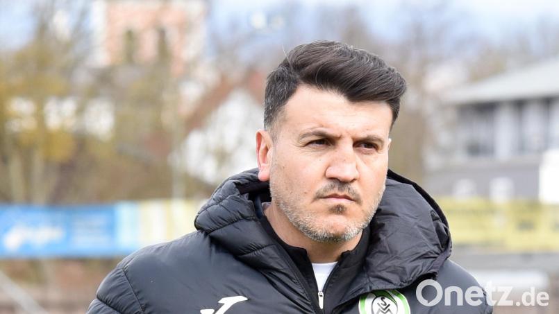 Mo Tamo, Trainer des SV Mitterteich, könnte sich auch Christian Streich als neuen Bundestrainer vorstellen. Bild: Rudolf Gebert