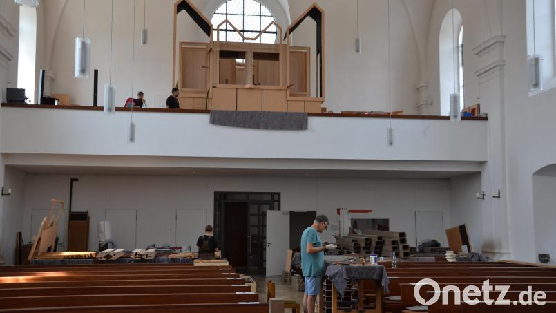 Die Firma Orgelbau Bäumler aus Weiden hat die Orgel in der Pfarrkirche St.-Peter-und-Paul in Moosbach saniert und erweitert. Bild: Peter Garreiss