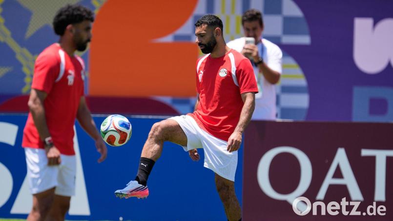 Ägyptens Mohamed Salah trainiert wieder - aber darf er gegen Australien auch von Beginn an ran? Bild: Tony Gutierrez/AP/dpa