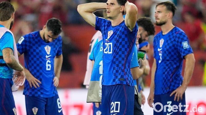Die kroatischen Spieler waren nach dem Aus fassungslos - auch wegen einer Schiri-Entscheidung. Bild: Mike Stewart/AP/dpa