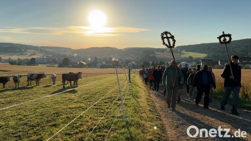 Die Pfarreiengemeinschaft Johannisberg pilgert traditionell am zweiten Samstag der Amberger Bergfestwoche auf den Mariahilfberg. Bild: Heike Unger