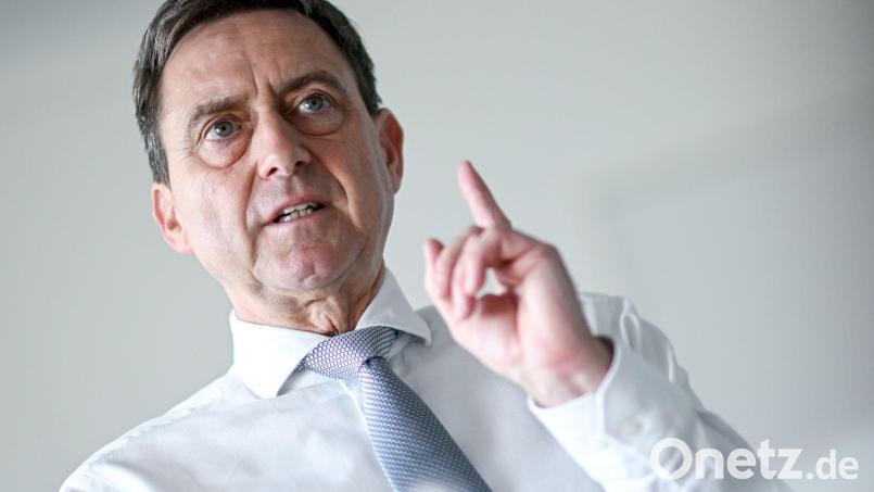„Wenn nicht schnell und entschlossen gehandelt wird, dann fliegen uns zum Jahreswechsel die Finanzen um die Ohren“, warnt Oliver Blatt, Chef des GKV-Spitzenverbands. Bild: Britta Pedersen/dpa