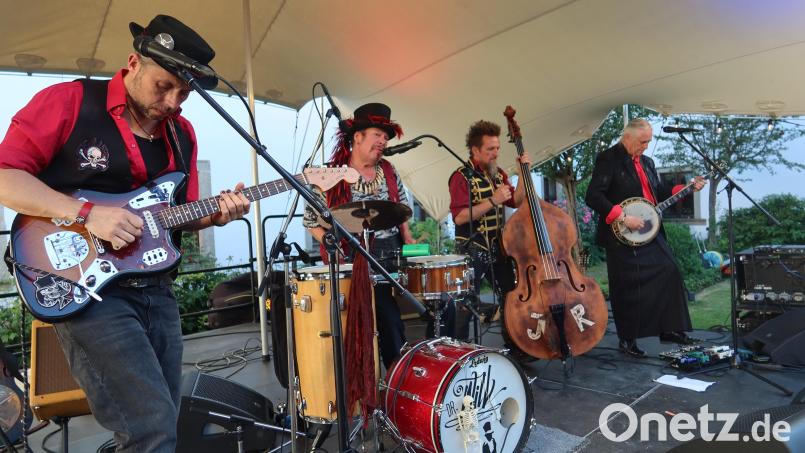 Dr. Will & the Wizards im Innenhof der Regionalbibliothek. Bild: Helmut Kunz