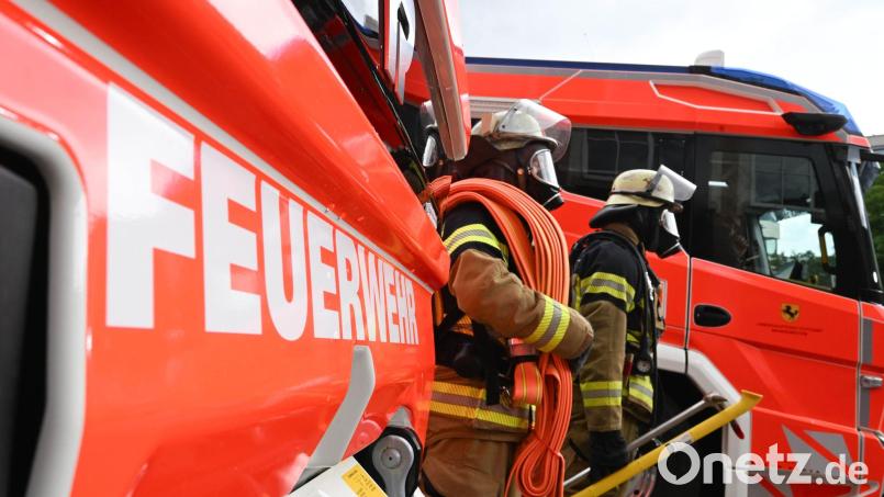 Die Feuerwehr konnte den Mann nur noch tot aus der Wohnung bergen. (Symbolbild) Bild: Bernd Weißbrod/dpa