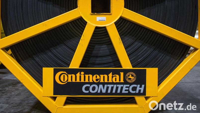 Continental verkauft seine Kunststofftechnik-Tochter Contitech - Gewerkschaft und Betriebsrat fordern vom Käufer Zusagen ein. (Archivbild) Bild: Ole Spata/dpa