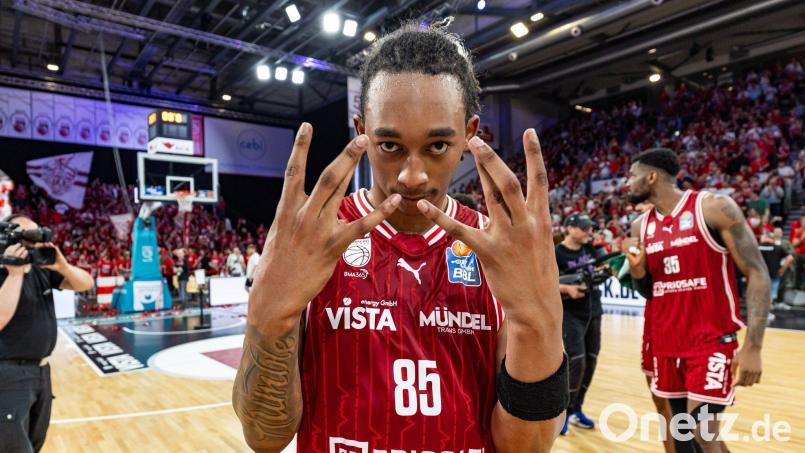 Verlässt Bamberg nach einer starken Saison: Austin Crowley. (Archivbild) Bild: Daniel Löb/dpa