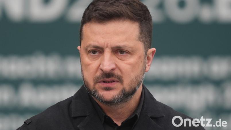 Der ukrainische Präsident Selenskyj fordert weitere Hilfe bei der Flugabwehr gegen die russischen Raketen. (Archivbild) Bild: Niall Carson/PA Wire/dpa
